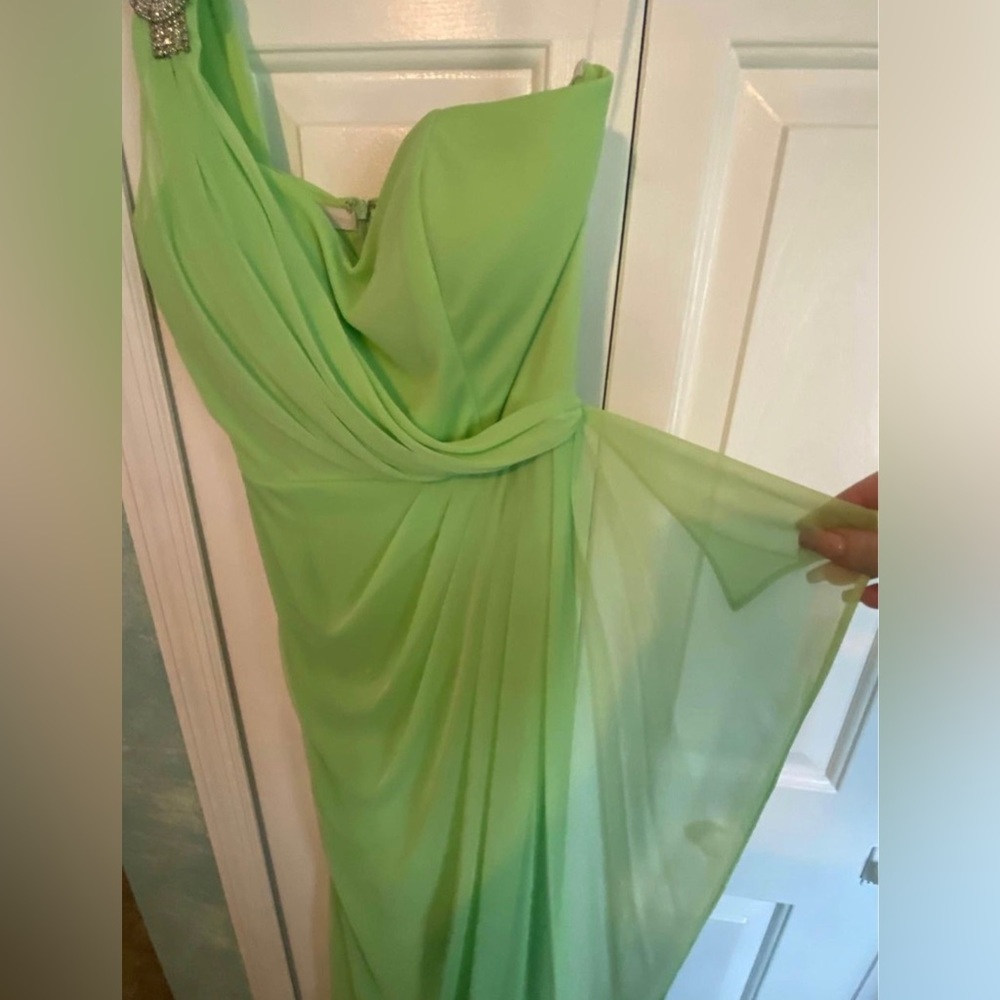 Prom Dress - Picture 4 of 7